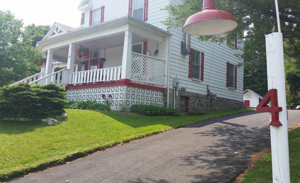 Bancroft Bed & Breakfast Екстериор снимка